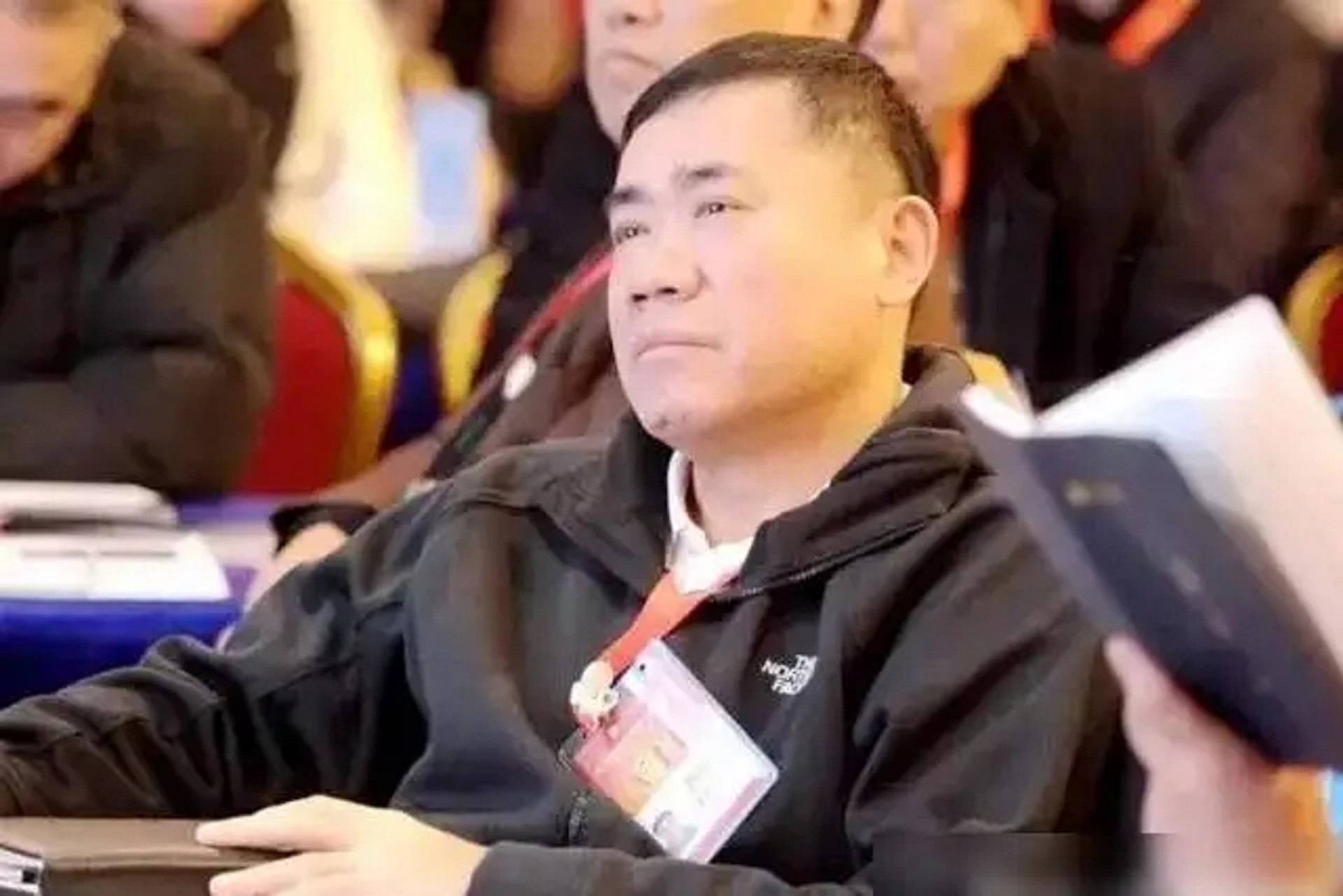 湖南岳陽新首富 高中畢業打工，33歲一路狂奔，今實控100億帝國